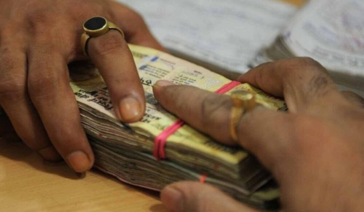 PCDA कार्यालय में रिश्वत लेते तीन गिरफ्तार, CBI ने 8 लाख रुपये की रिश्वत मामले में की कार्रवाई