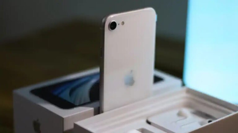 Apple का नया उत्पाद 19 फरवरी को होगा लॉन्च, क्या iPhone SE 4 होगा सस्ता?