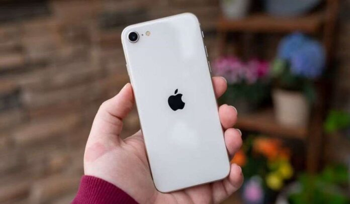 iPhone SE 4 आज होगा लॉन्च, करोड़ों फैंस का इंतजार खत्म