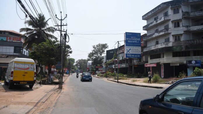 Action committee to intensify protest against delay in implementing Mananchira-Vellimadukunnu road project 