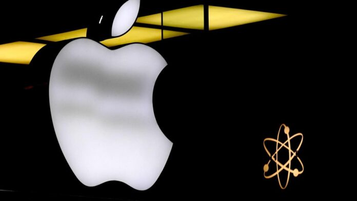 Apple shakes up AI executive ranks in bid to turn around Siri: Report