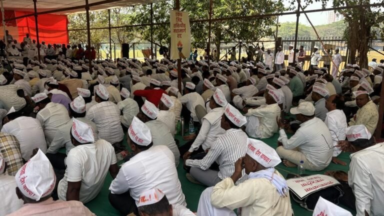  Farmers march to Mumbai, demand scrapping of Shaktipeeth project