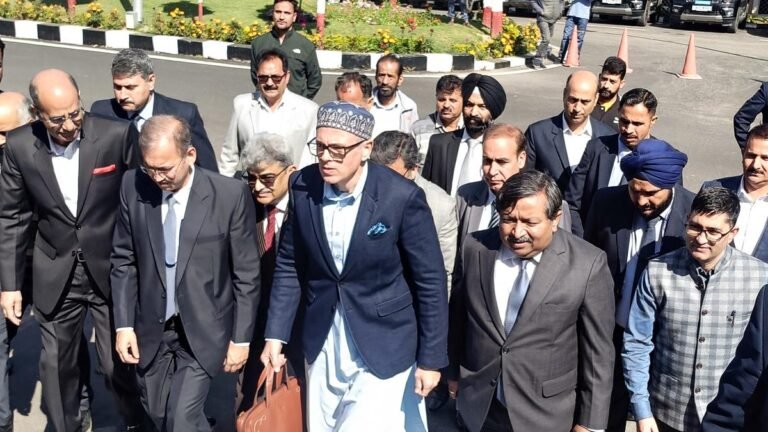 Omar Abdullah hints at re-opening closed Kashmir Press Club in Srinagar