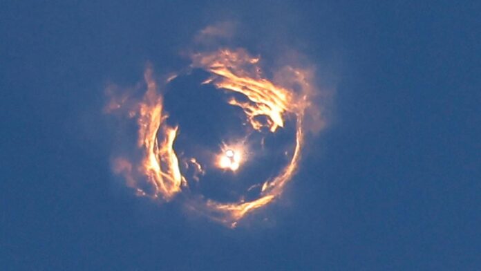 SpaceX Starship explodes in space, again raining debris over Caribbean