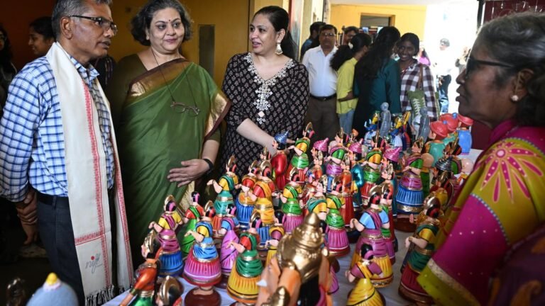 Telangana Government announces loan waiver for handloom weavers, sanctions ₹33 crore